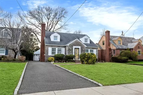 449 Mineola Blvd, North Hempstead, NY 11596