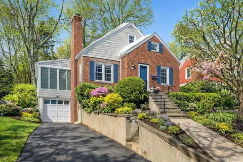20 Taft Ln, Greenburgh, NY 10502