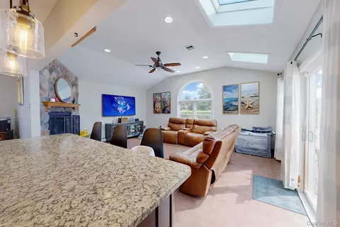 Living - 44 Roe Ave, Cornwall On Hudson, NY 12520 photo 2 of 2
