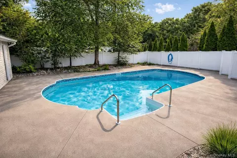 Exterior - 44 Roe Ave, Cornwall On Hudson, NY 12520 photo 3 of 6