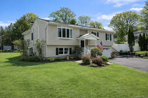 Exterior - 44 Roe Ave, Cornwall On Hudson, NY 12520 photo 2 of 6