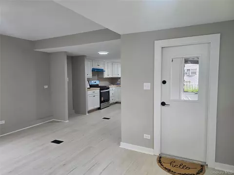 16 Jennifer Ct, Poughkeepsie, NY 12601