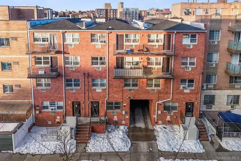13907 34th Ave, Flushing, NY 11354