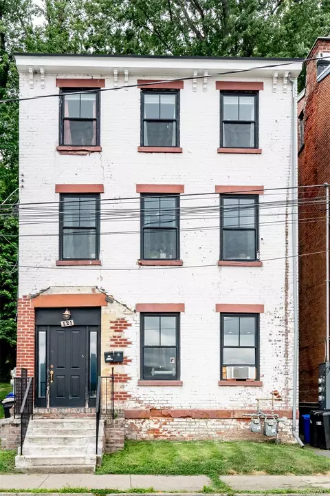 121 Montgomery St, Newburgh, NY 12550