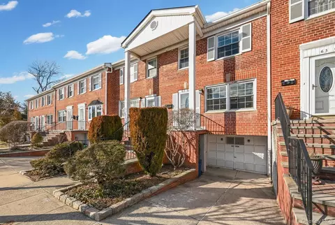 63-05 A Douglaston Pkwy, Douglaston, NY 11362