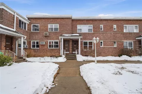 198-28 Pompeii Ave #2, Hollis, NY 11423