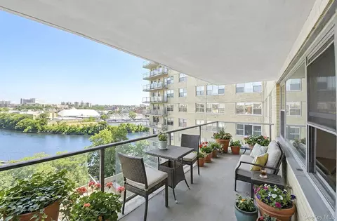 2500 Johnson Ave #6S, New York, NY 10463