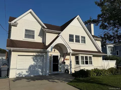 55 Lester Ave, Freeport, NY 11520