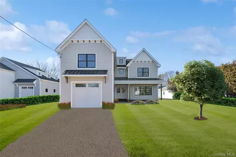 53 S Phillips Ave, Southampton, NY 11972