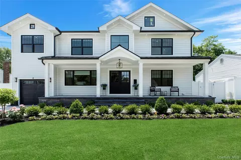 8 Allison Dr, Old Bethpage, NY 11804