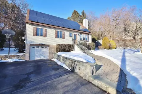 48 Pershing Ave, Ossining, NY 10562
