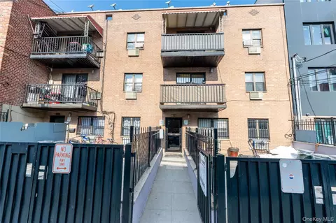 5609 Van Cleef, New York, NY 11368