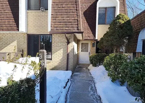 36 Blue Ridge Dr, Medford, NY 11763