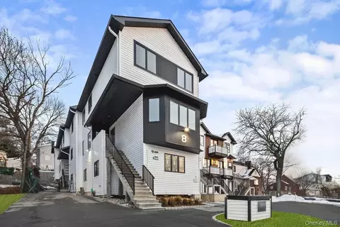 8 Memorial Park Dr #202, Ramapo, NY 10977