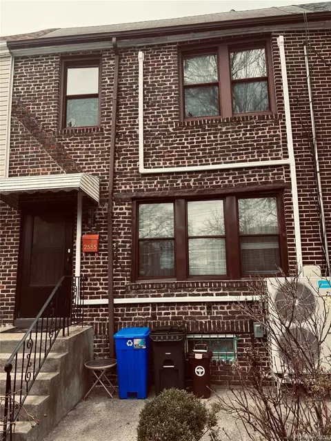 2555 Westervelt Ave, New York, NY 10469