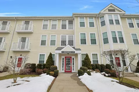 31 Greenridge Ave #3M, White Plains, NY 10605