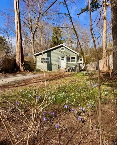 66 Lake Shore Dr, Patterson, NY 12563