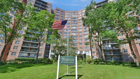 61-20 Grand Central Pkwy #C1102, Forest Hills, NY 11375