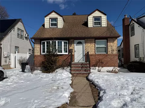 117 Ruxton St, Uniondale, NY 11553