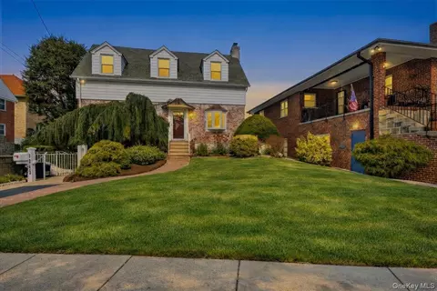 3343 Agar Pl, New York, NY 10465