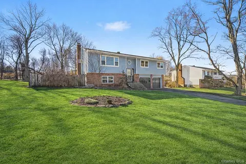 11 Cunningham Dr, Monroe, NY 10950