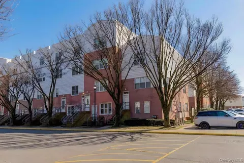 233 Sunset Blvd, New York, NY 10473