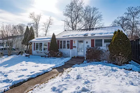 1440 Lombardy Blvd, Bay Shore, NY 11706