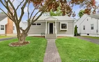 1325 Stoneybrook Ave, Mamaroneck, NY 10543