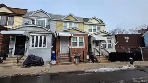 5861 41st Dr, New York, NY 11377