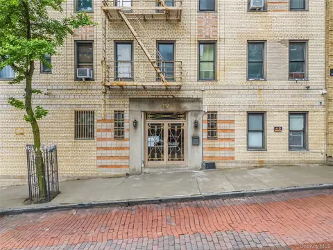 398 Oliver Pl #1A, New York, NY 10458