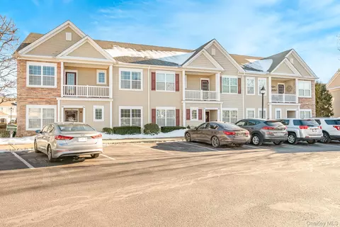 196 Somerset Dr, Massapequa, NY 11758