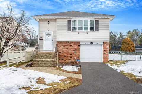94 Harrison Ave, Bethpage, NY 11714