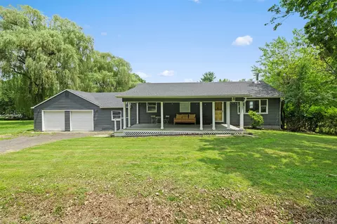 44 Woods Rd, Tivoli, NY 12583