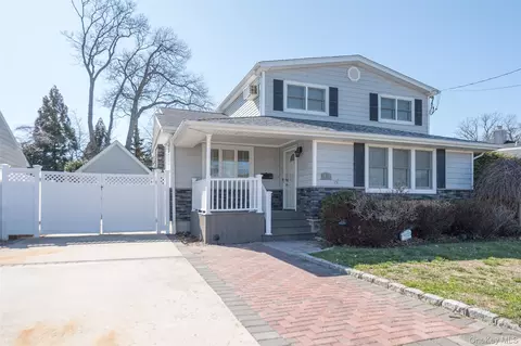 2854 Clarendon Rd, Oceanside, NY 11572