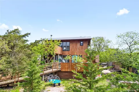 26 Duneway Ave, Ocean Beach, NY 11770