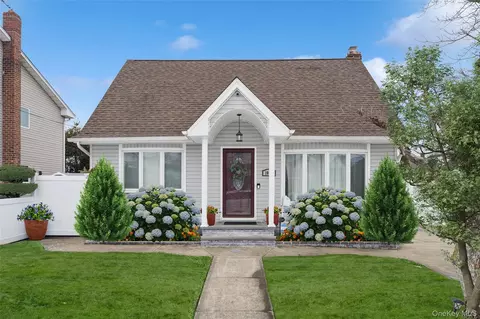 1066 Merillon Ave, Westbury, NY 11590