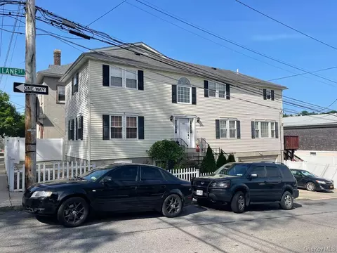 141 Burhans Ave, Yonkers, NY 10701