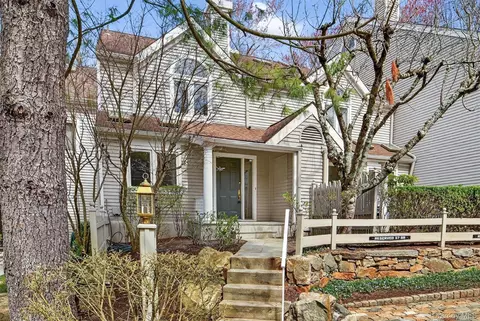 57 Boulder Ridge Rd, Greenburgh, NY 10583