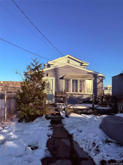 15531 Bayview Ave, New York, NY 11422