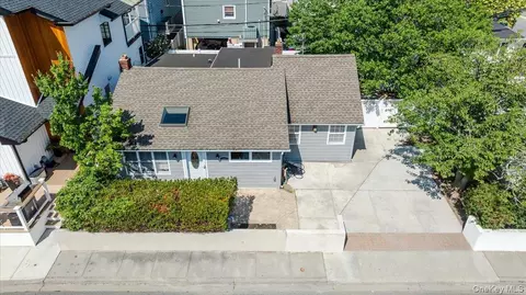 101 California St, Long Beach, NY 11561