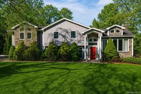 87 Soundview Dr, Port Jefferson, NY 11777