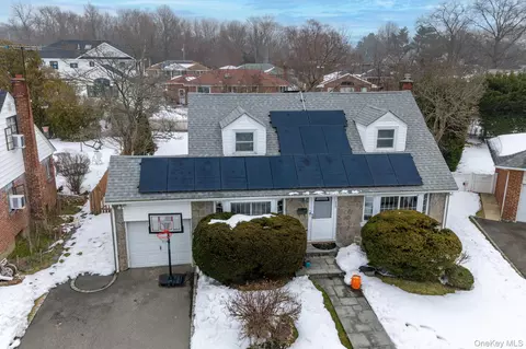 225 Willets Ln, Jericho, NY 11753