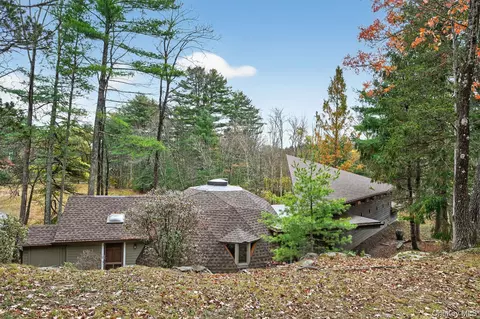 106 Mountain Laurel Ln, Woodstock, NY 12498