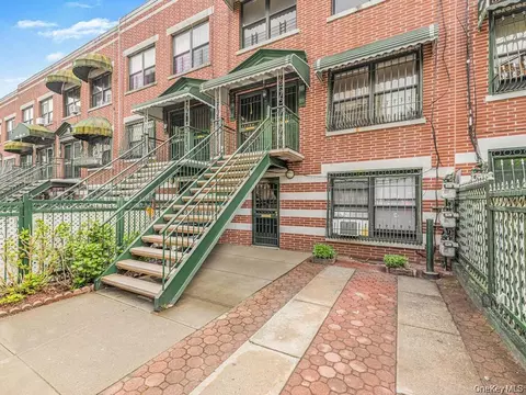 946 E 181st St, New York, NY 10460