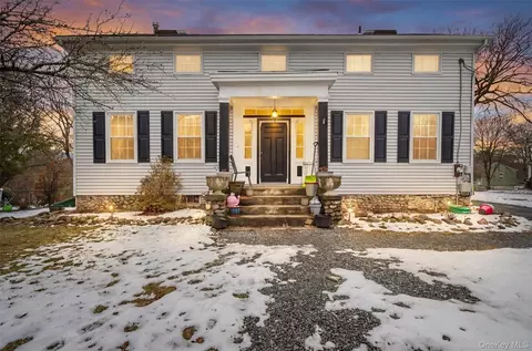 161 Washburns Ln, Stony Point, NY 10980
