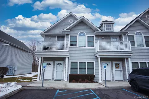 116 Stewart Ave #B, Bethpage, NY 11714