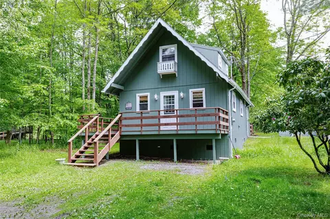 7 Indian Lake Rd, Ferndale, NY 12734