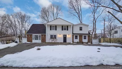 35 John St, Port Jefferson Station, NY 11776