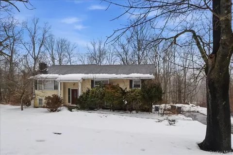 2327 Vista Ct, Yorktown, NY 10598