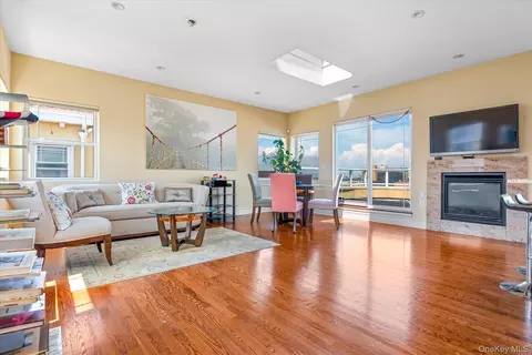 171 Beach 100th St #9C, Rockaway Park, NY 11694